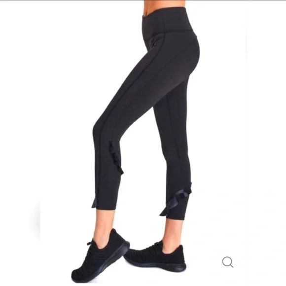 Urban Savage Black High Rise Ruffle Leggings Tights Large - Picture 7 of 10